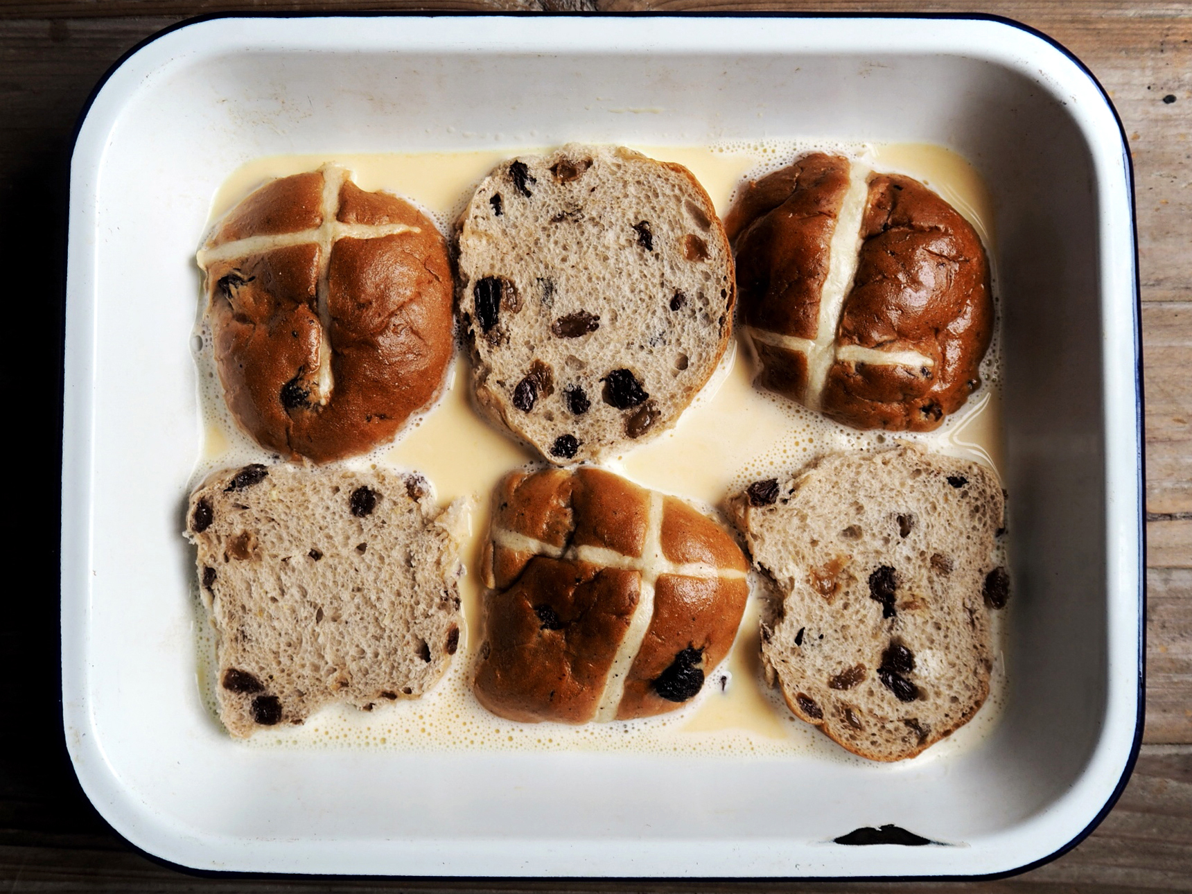 Hot Cross Buns for an Easter Breakfast Hot Cross Buns for an Easter Breakfast