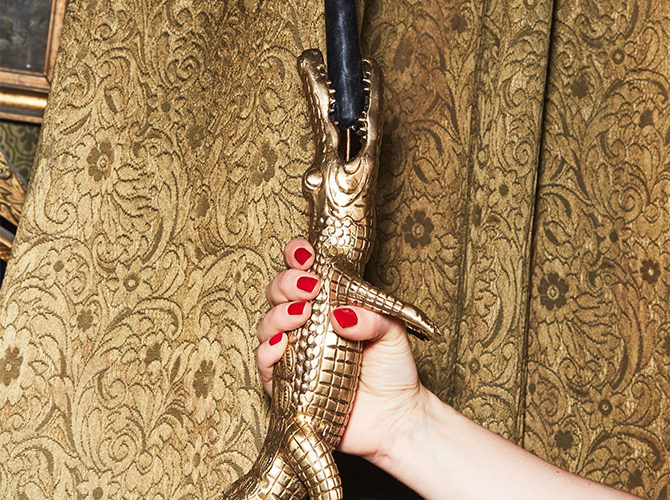 Cocodrilo Candlestick Holder