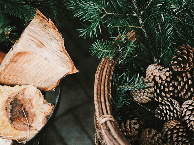5 Homemade Festive Fragrances for Your Bedroom