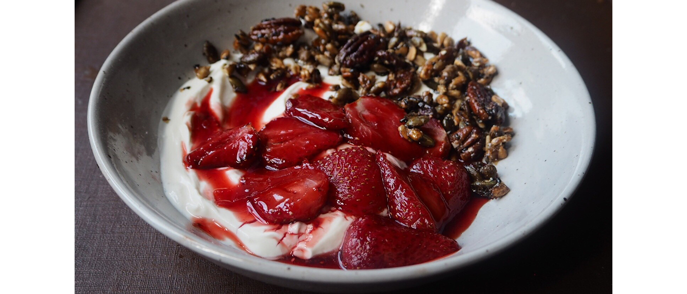 Lemon Roasted Strawberries with Seeds and Greek Yoghurt Lemon Roasted Strawberries with Seeds and Greek Yoghurt
